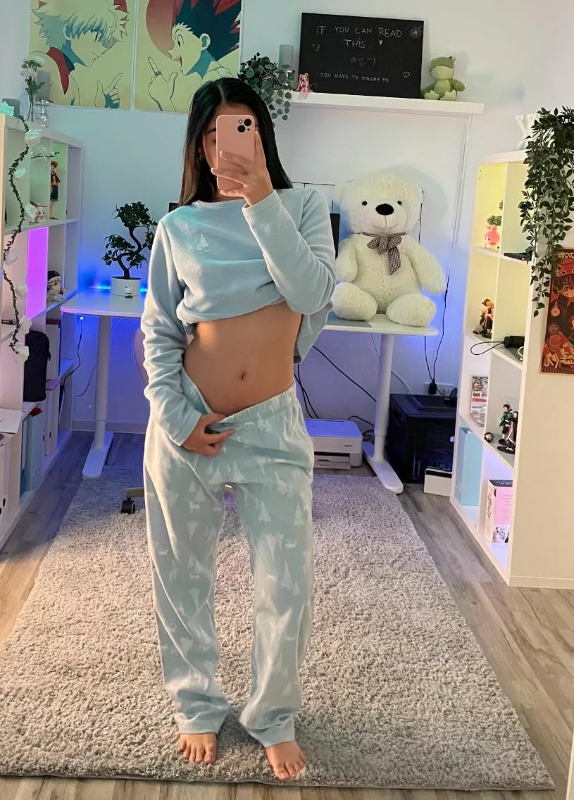 In my cute cuddle wear:)