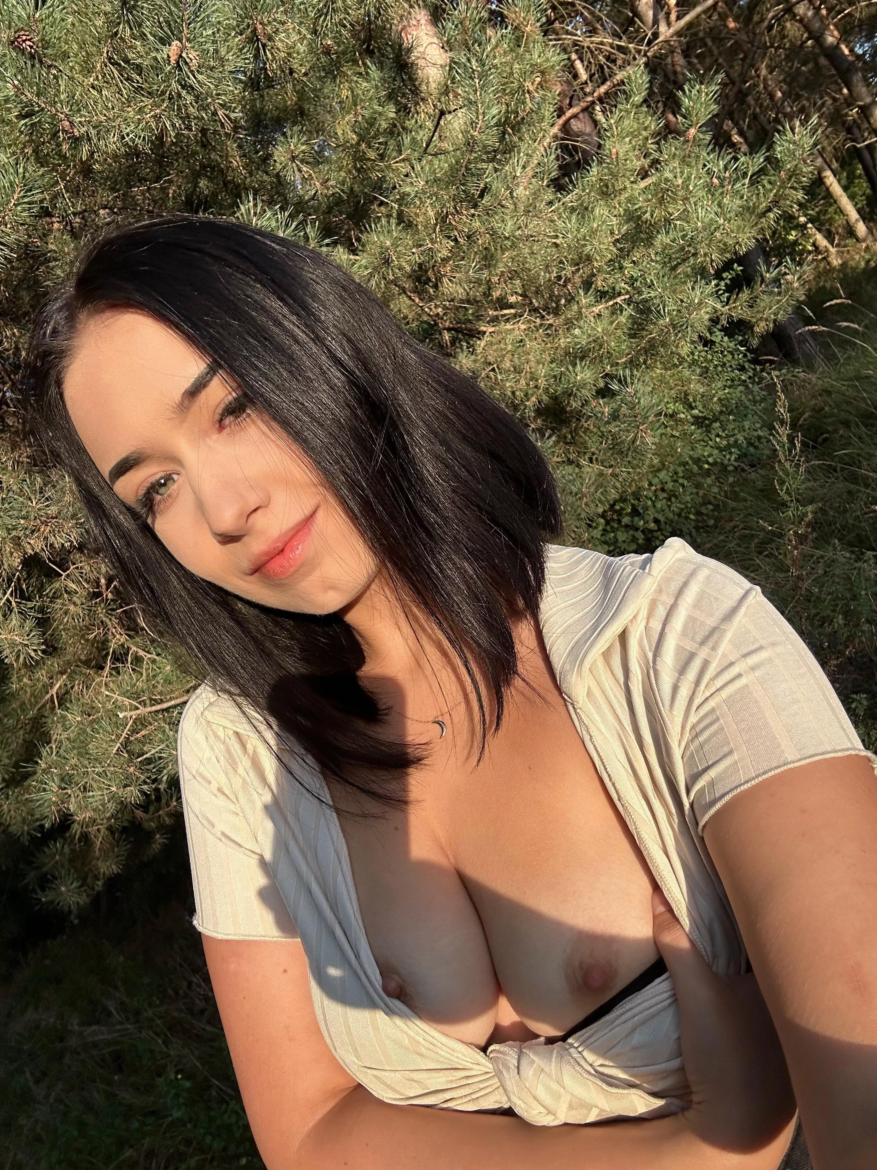 modest selfie in the park