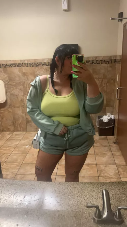 my road trip outfit... the truckers were def staring. 