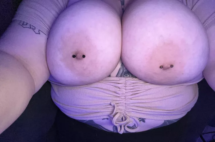 not just any big titty goth gf, YOURS😘😉