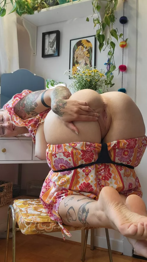 Spreading my little slit for you