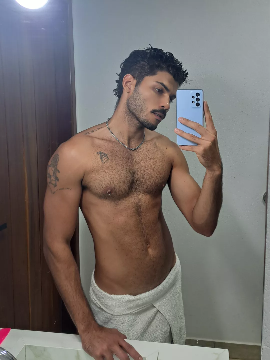 U and me in the shower 😏