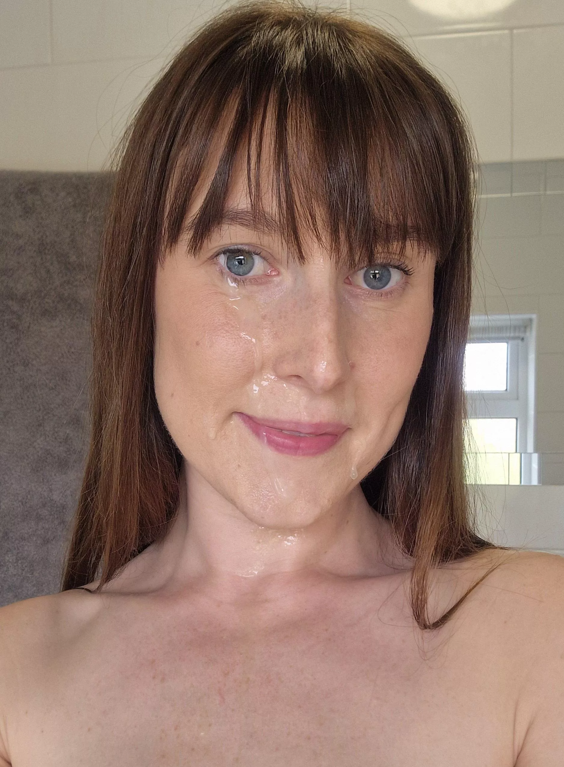 A daily facial keeps the skin glowing 😉💦