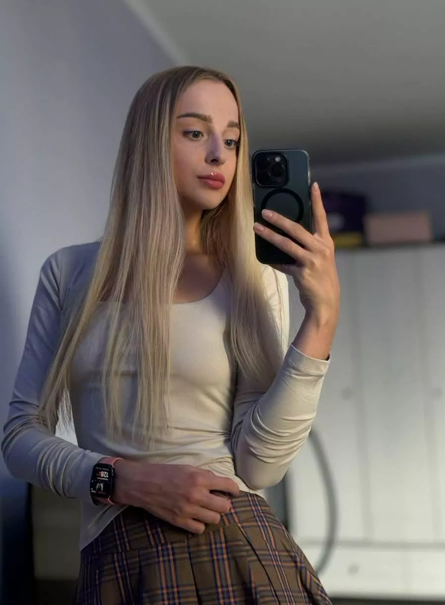 I don't need to be nude to be here 