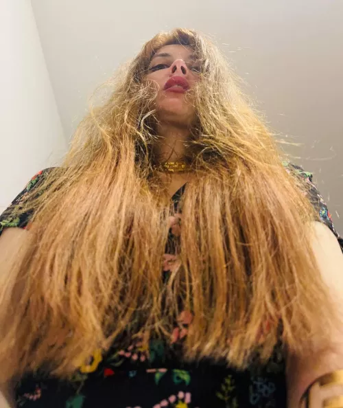 Look deep into my eyes 👁