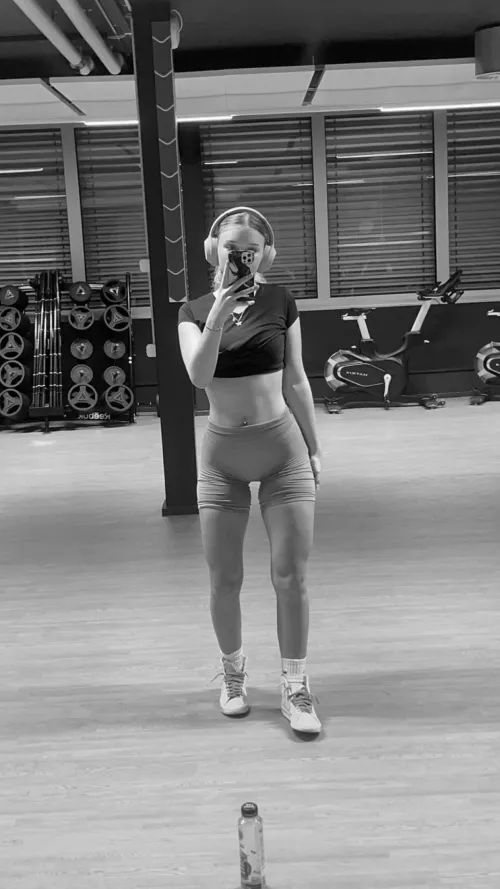 Need a new lockscreen? 😋💕