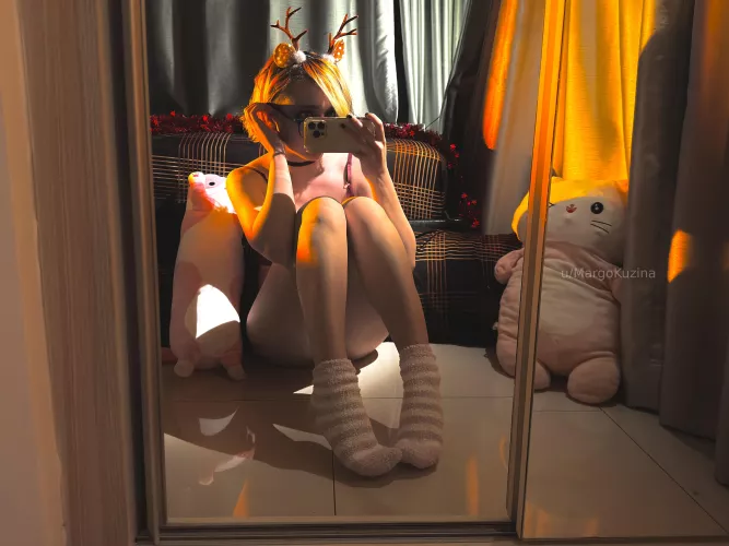 reindeer fae with fuzzy feet