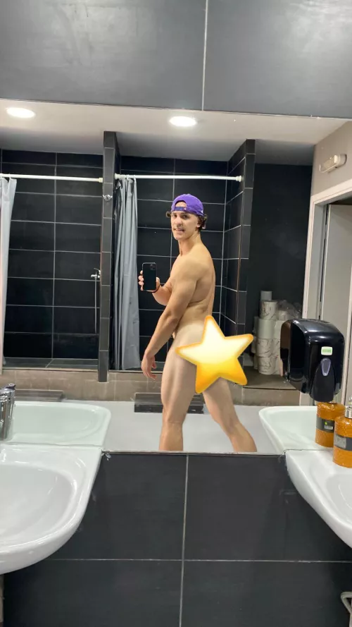 There is someone who can Iron me 🍆🥵🥵🥵🥵🥵🥵🥵