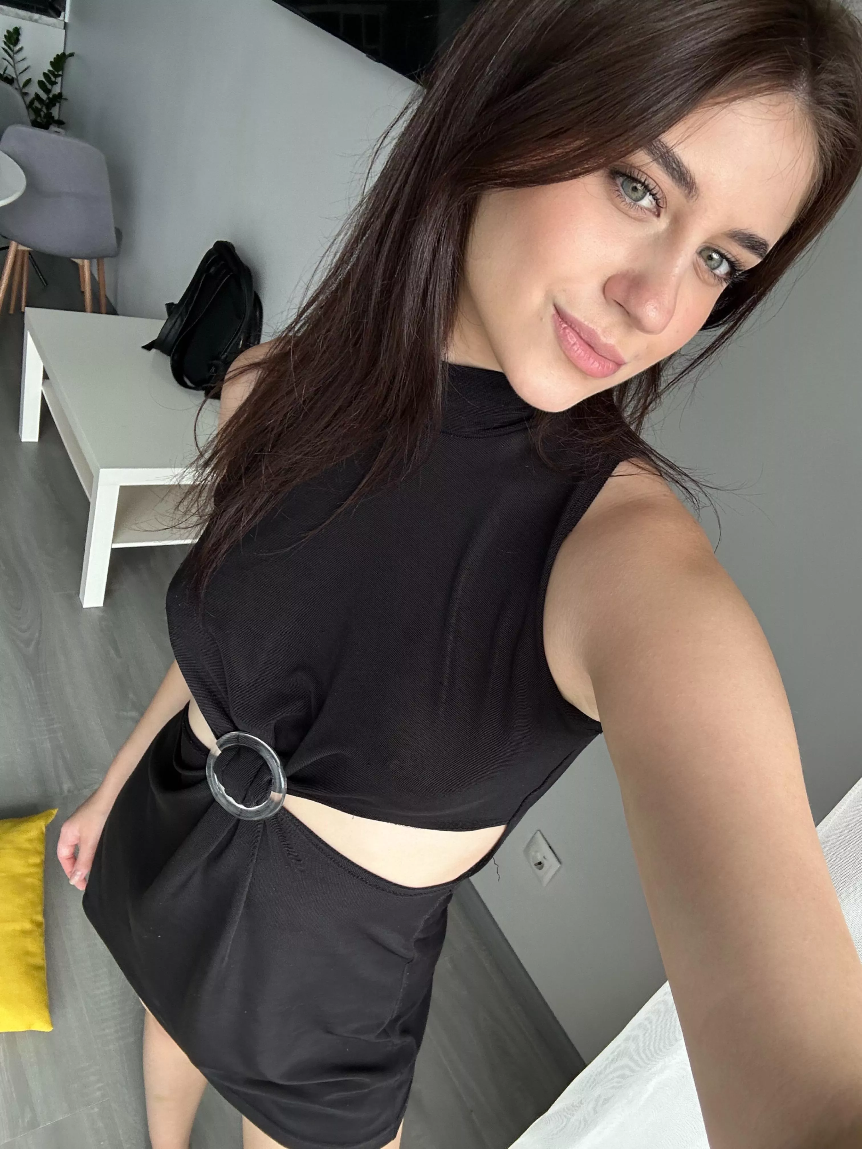 
This dress is making me feel like a goddess—do you agree 