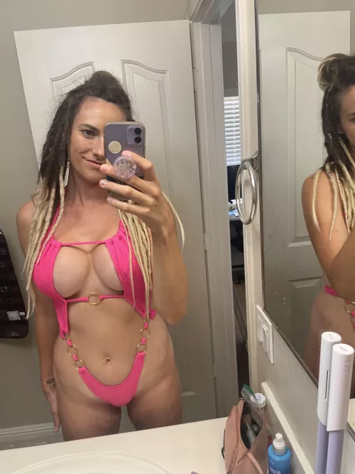 This suit really highlights my curves 