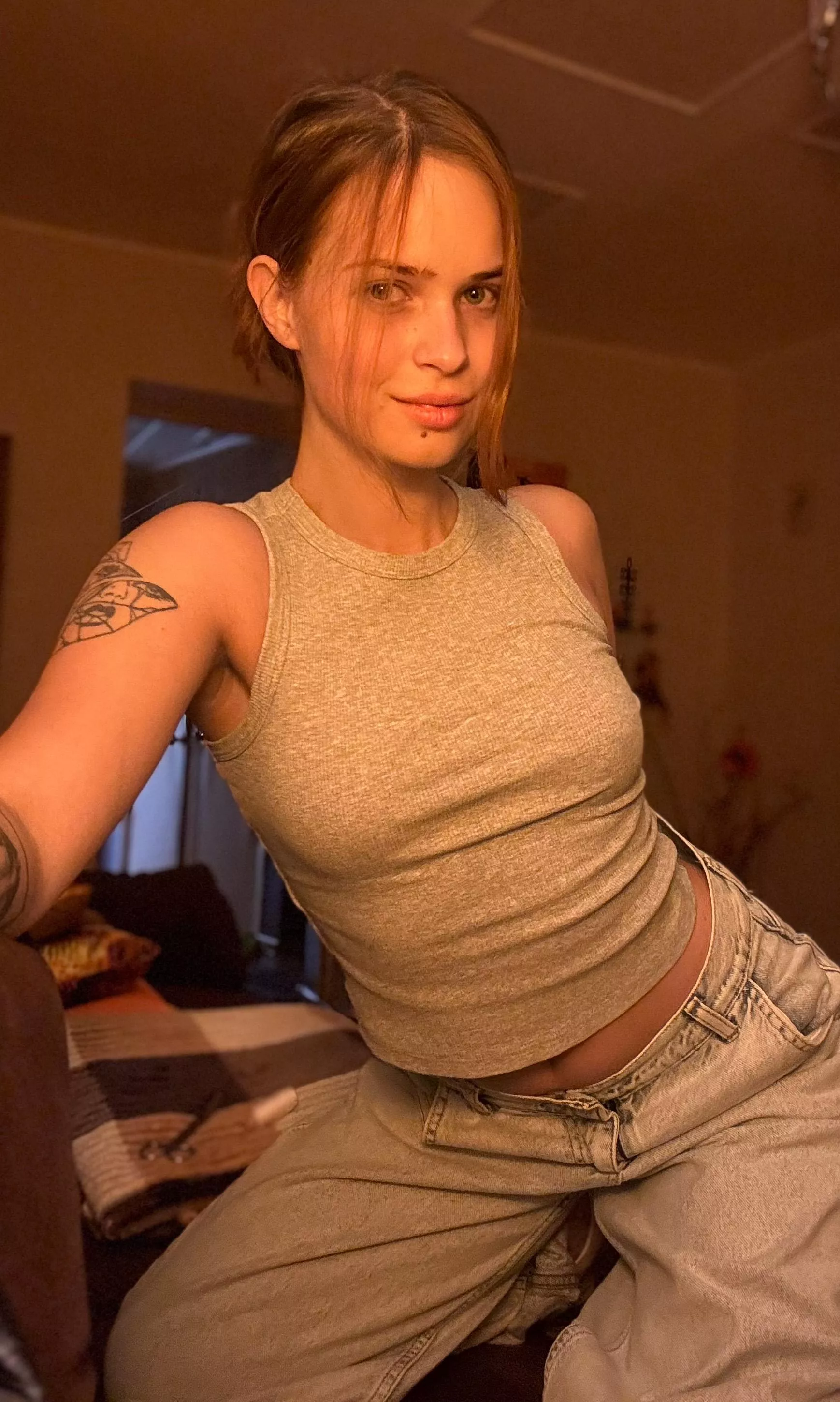 What do you think of my outfit? I love the combination of gray and denim!