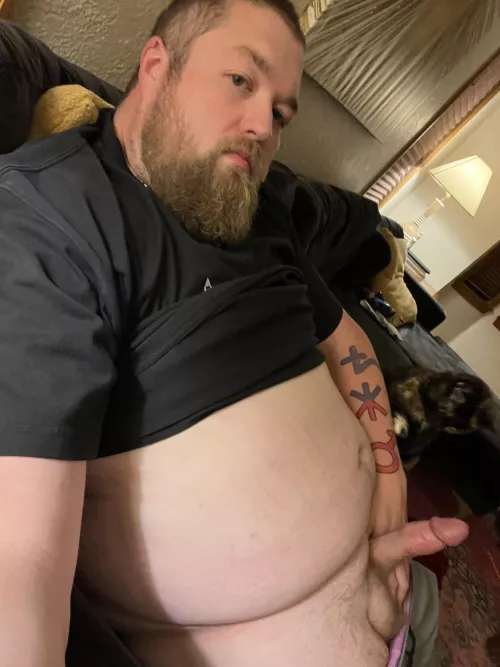 Wish I had a lady to swallow my fat cock and take my big load 