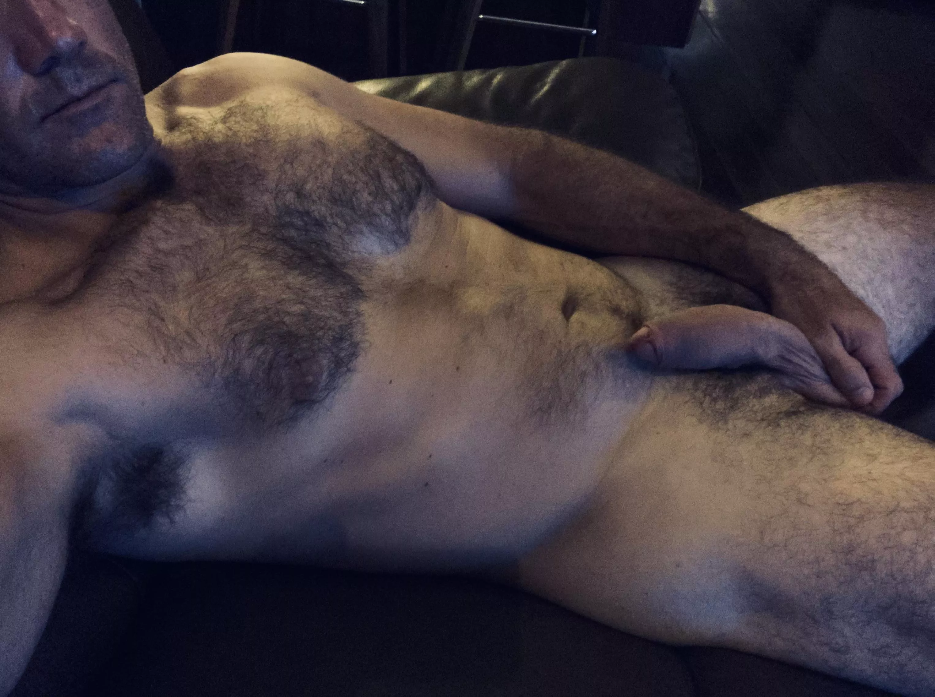 Would love someone to come lounge with me 😏