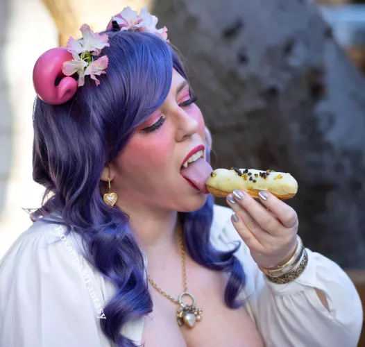 Would you risk a blow job with fangs? She'll tempt you to try...