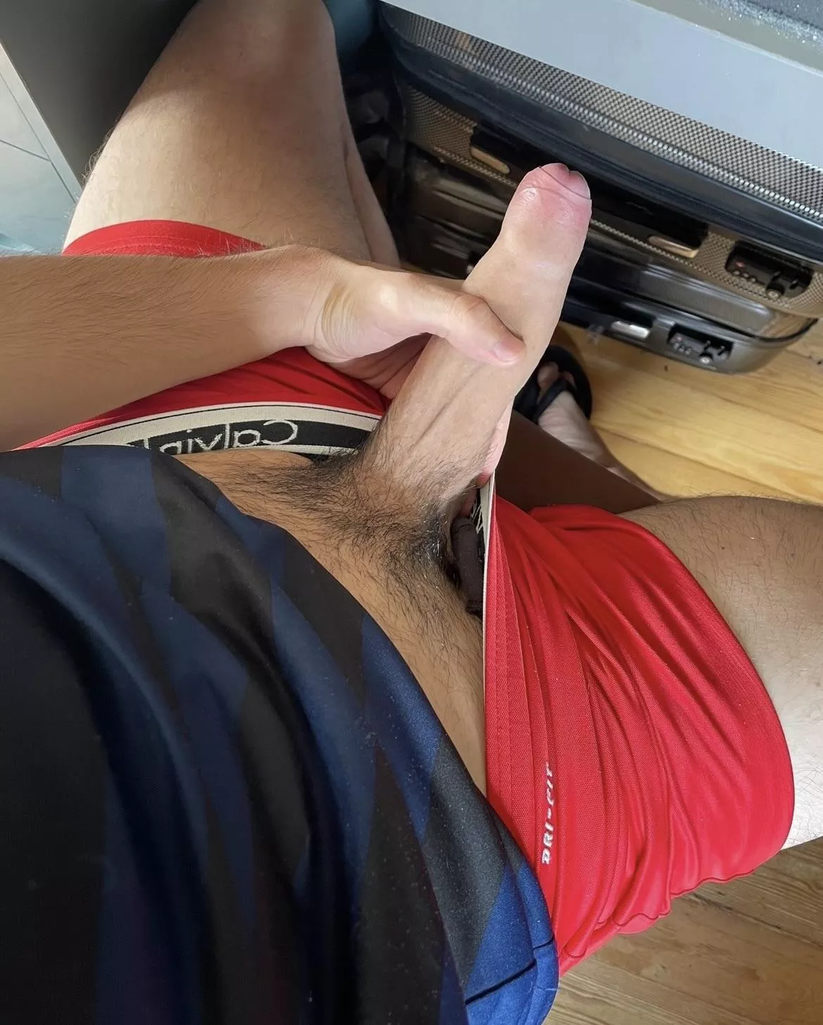 22M looking to compare with other hung guys (snap: p4757518)
