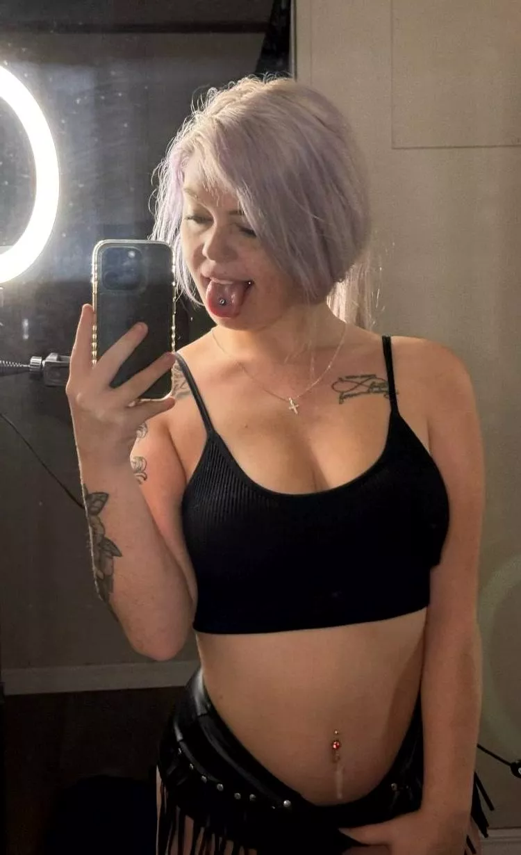 aiming to look classy and a baddie at the same time
