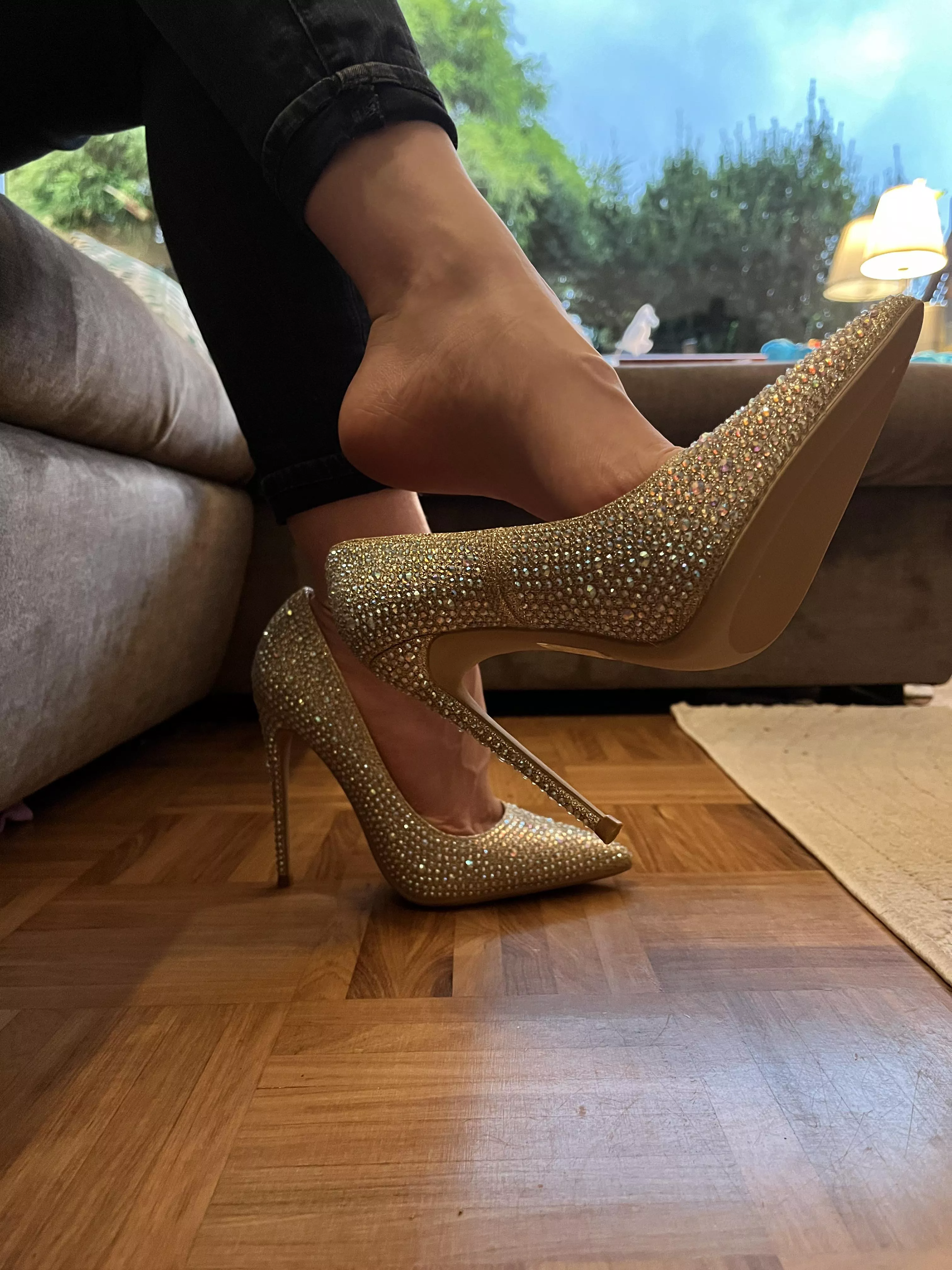 Are my heels Making you weak? (f)