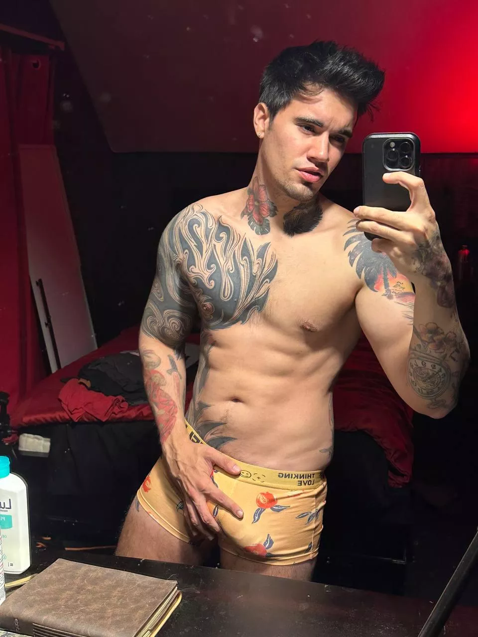 Boxer briefs never looked this good, don’t you agree? 💥