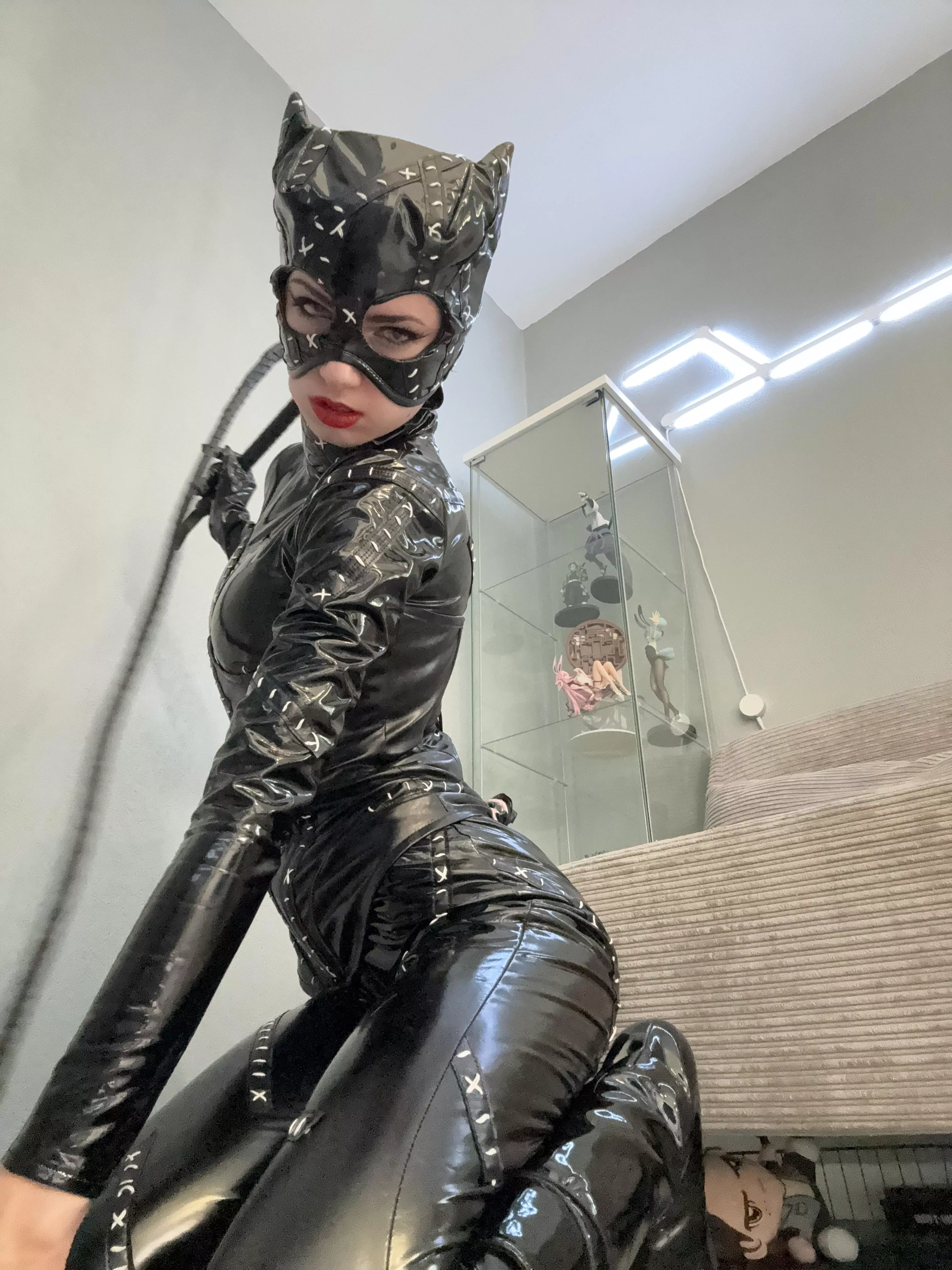 Catwoman Selina Kyle ( 1992 ) cosplayer name clarawyy
