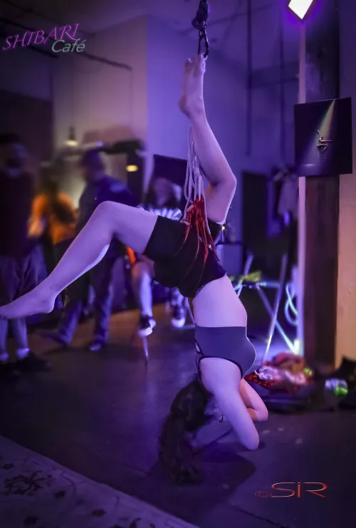 Cute self suspension moment!