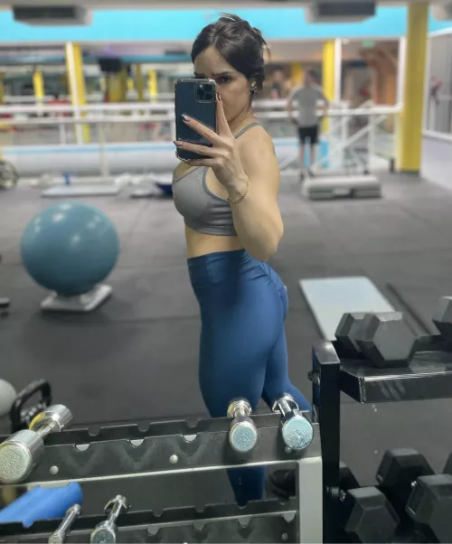 How beautiful those pants look.. 