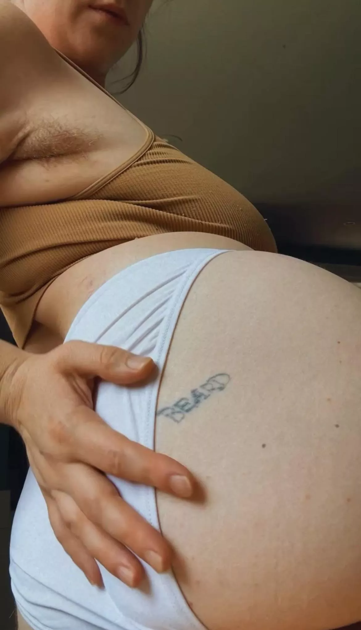 I need a big beard between these cheeks..