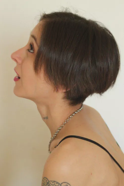 I think my haircut needs a touch-up at the hairdresser's 