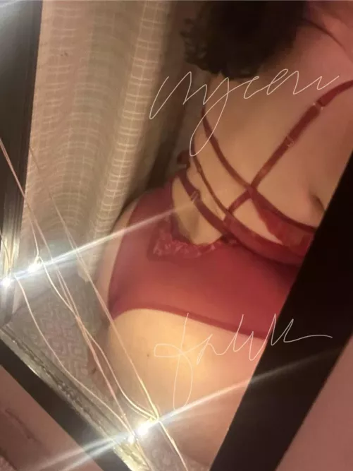 “Let’s hear it for the back of the dress”