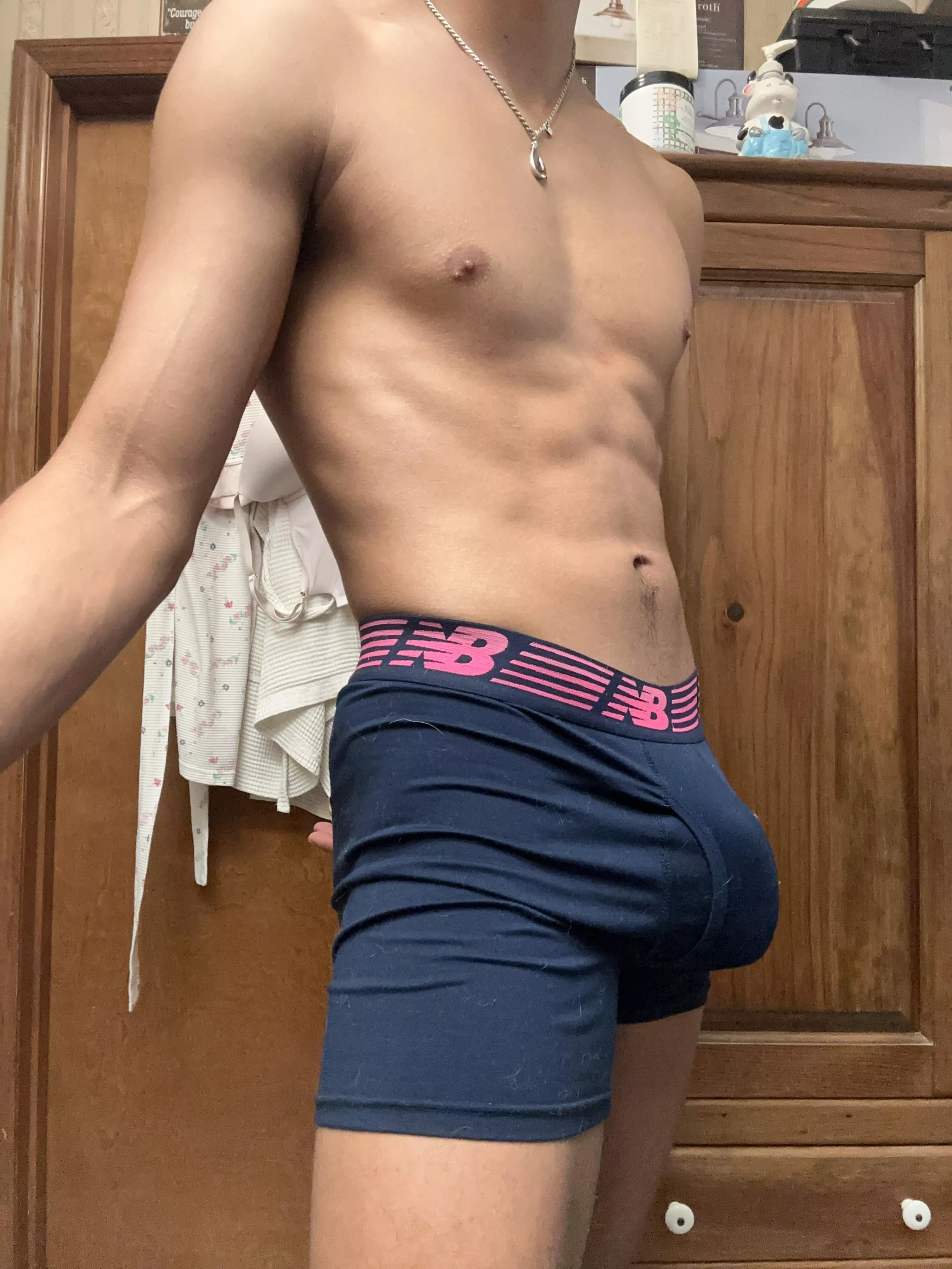 Lil preshower bulge for you 😋