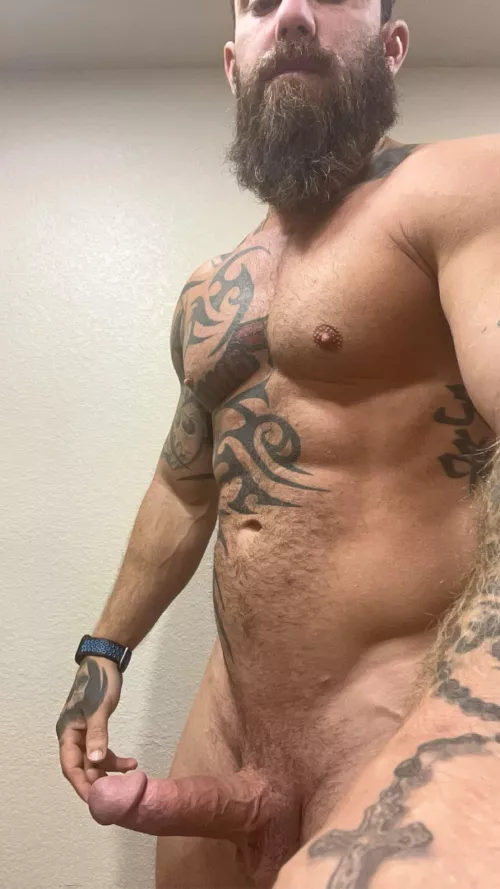 Post leg workout chub, come help me get him all the way hard? 
