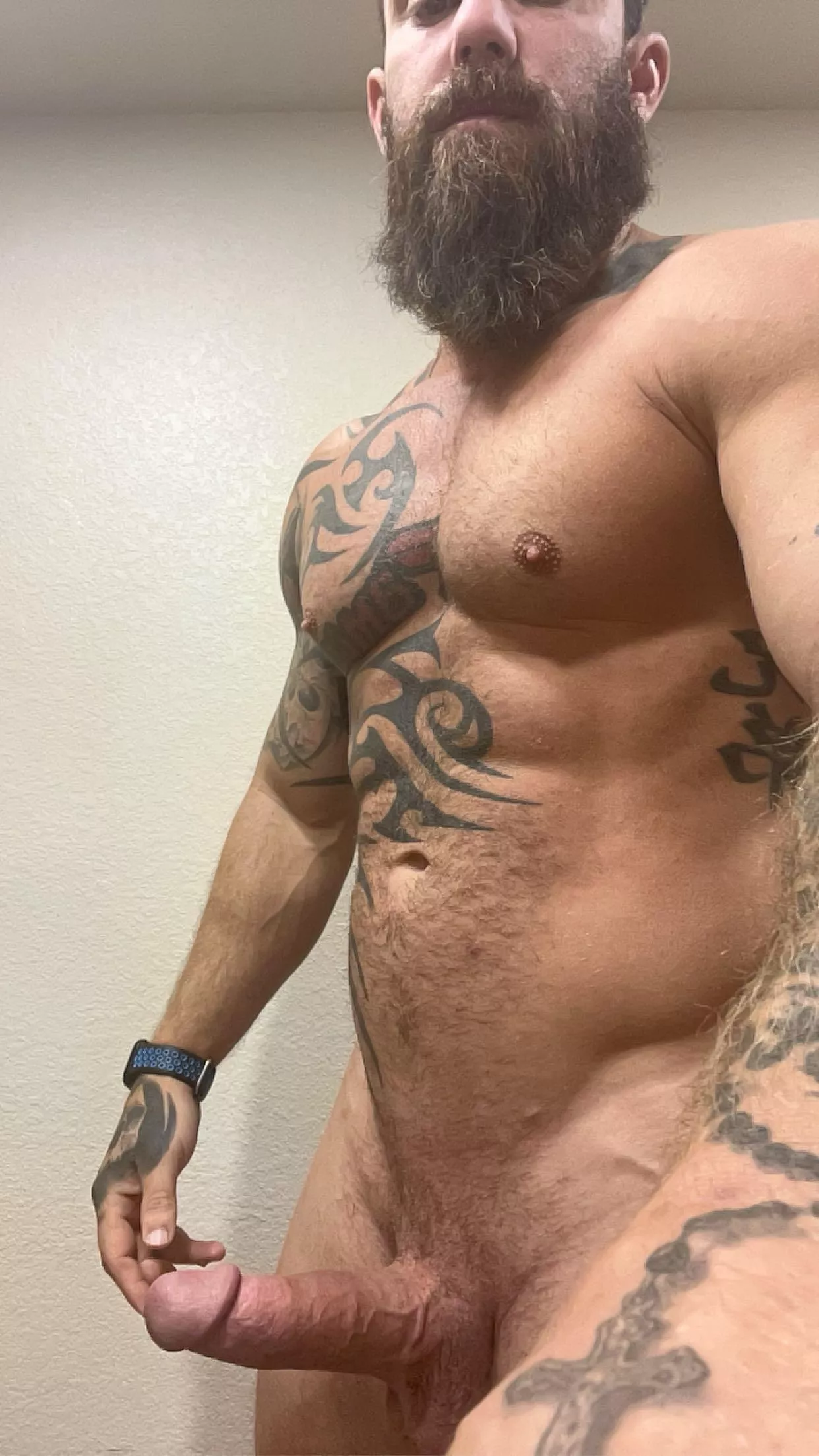 Post leg workout chub, come help me get him all the way hard? 