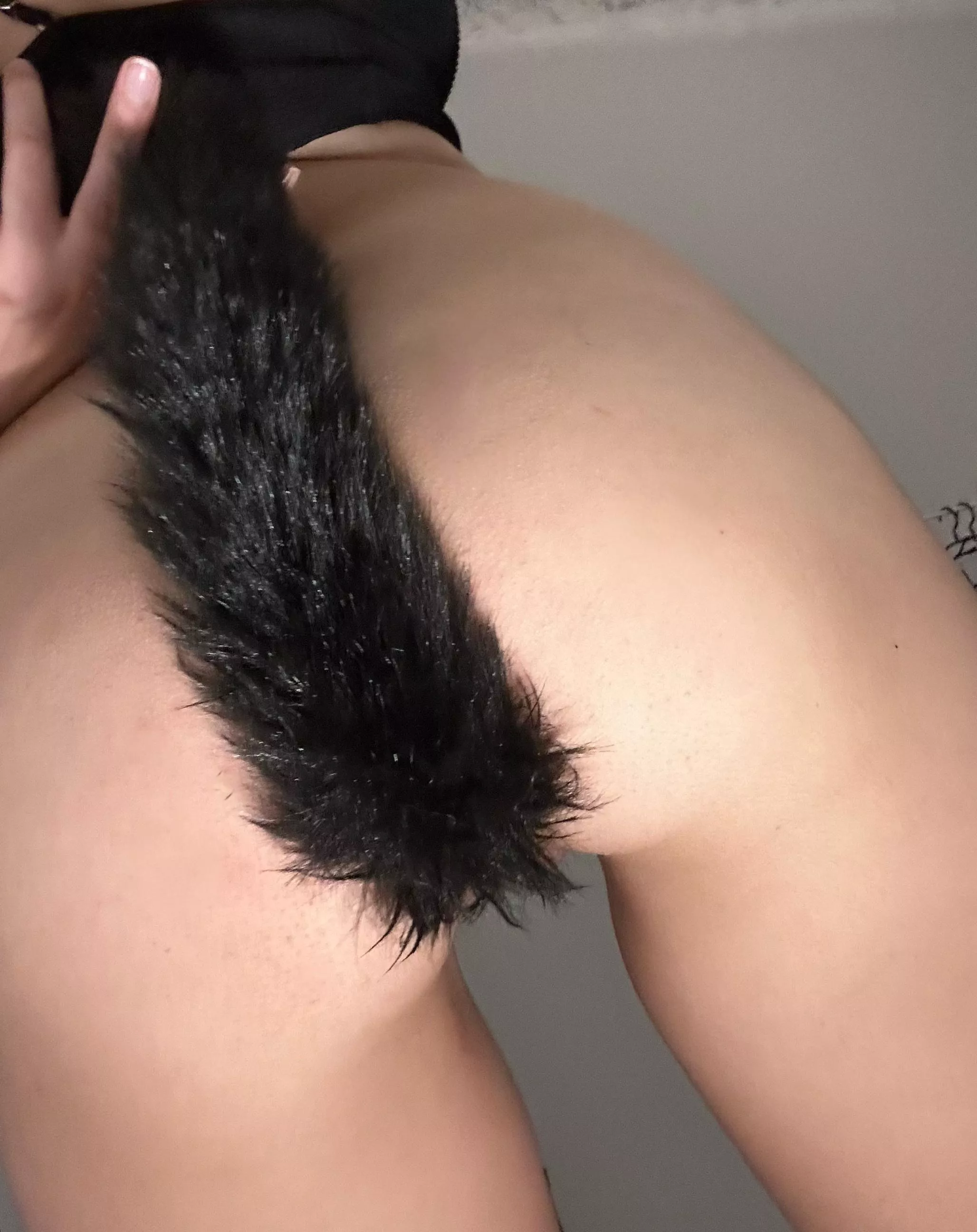 When my tail plug is in my asshole then playing with my pussy becomes even more enjoyable