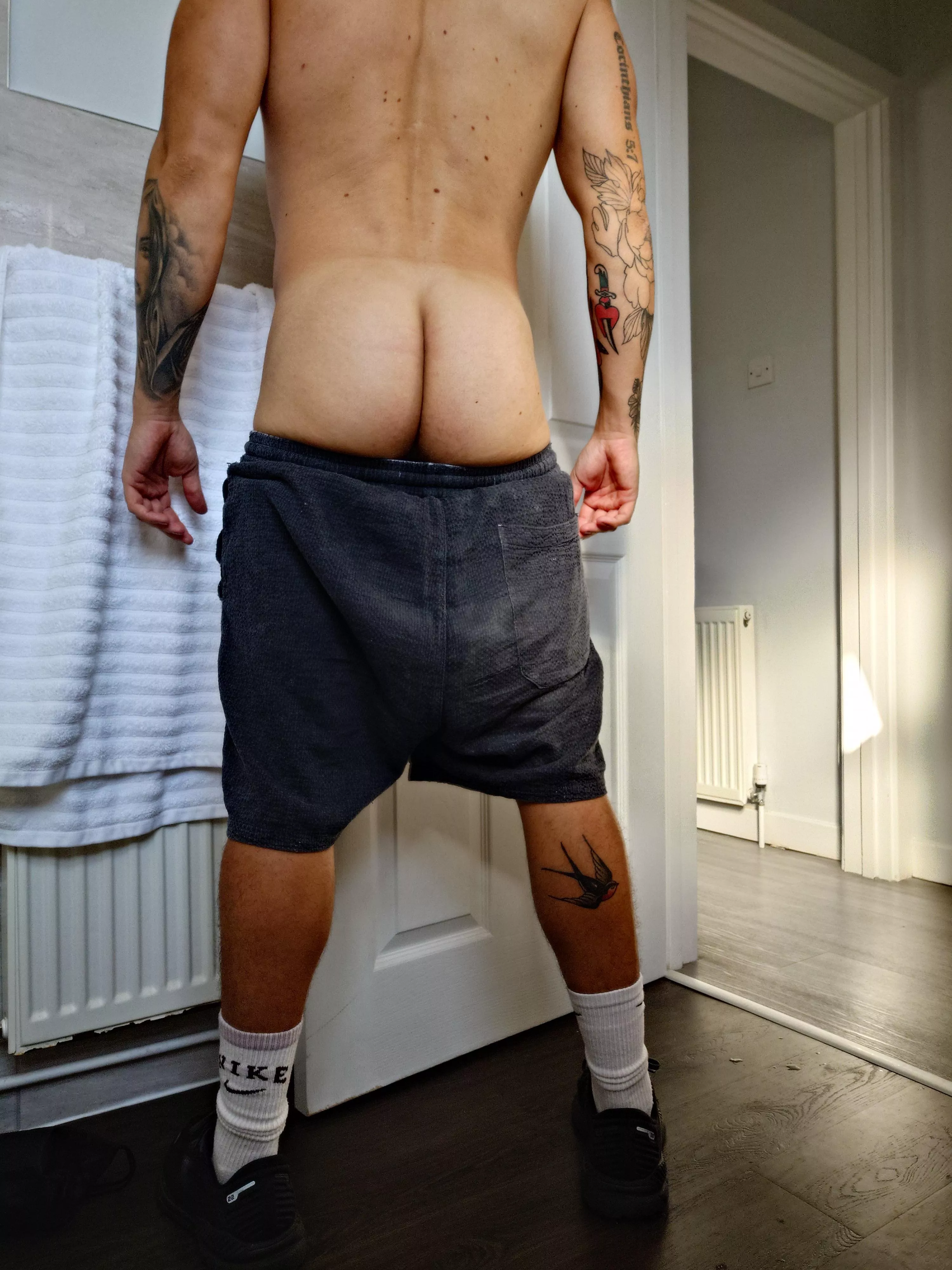 Who thinks I should keep squatting ? 