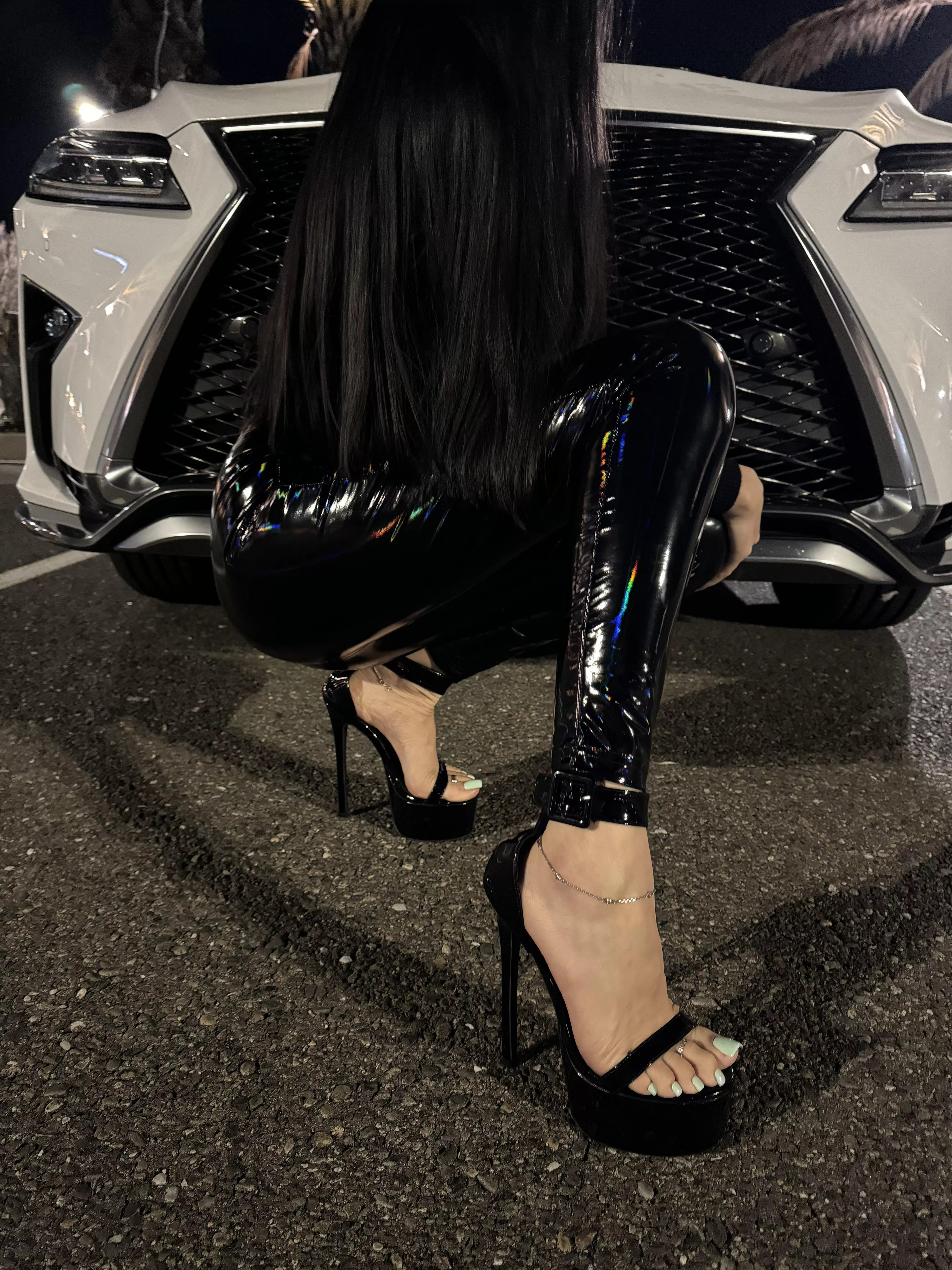 Your Uber black 🖤 Let's go with me? 😉
