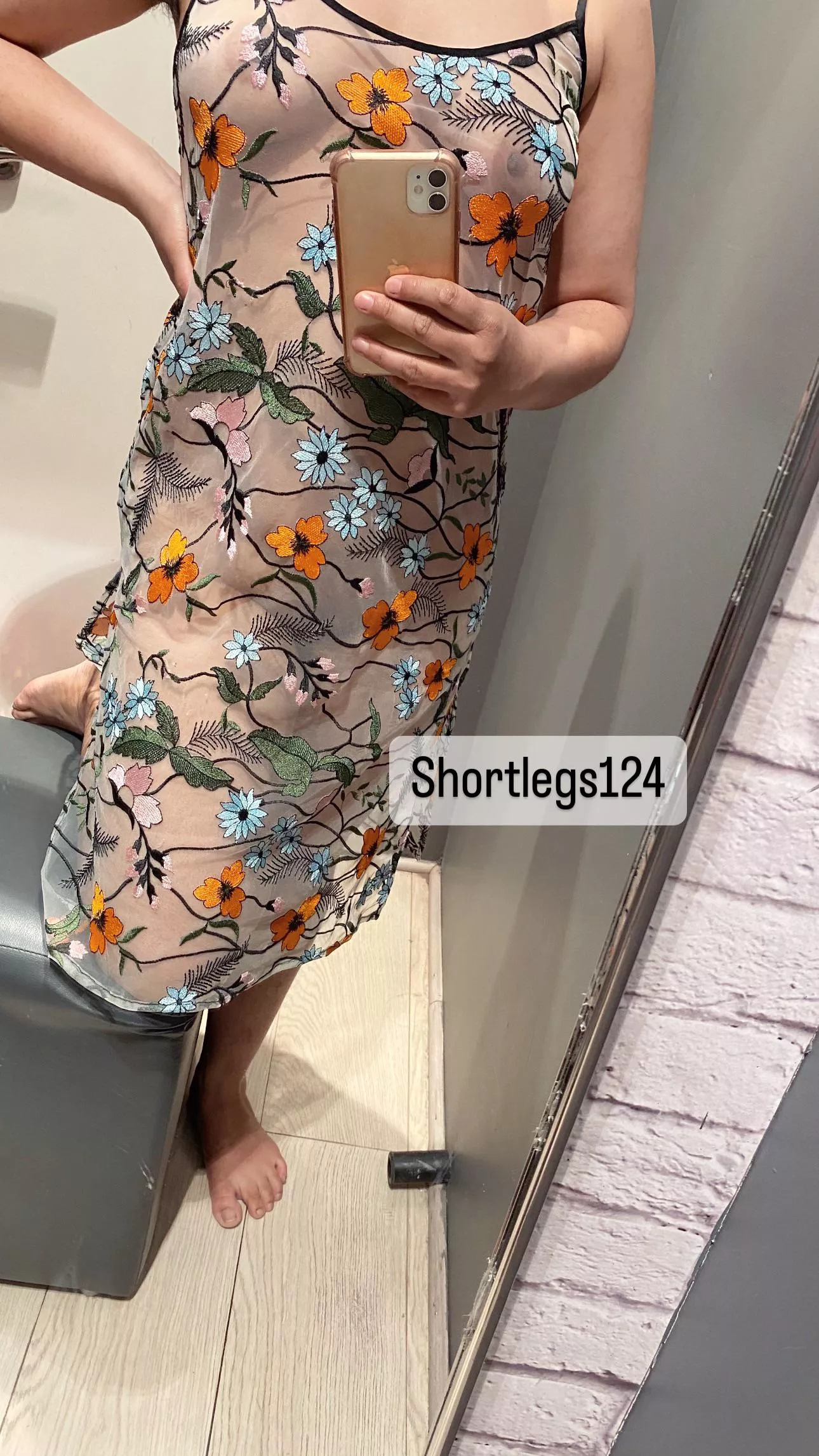 Changing rooms always do something to my naughty mind