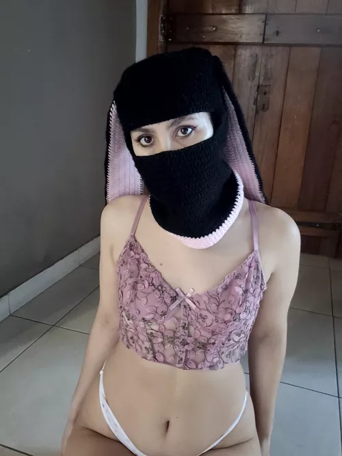 Do you prefer to put your tongue or your cock in?