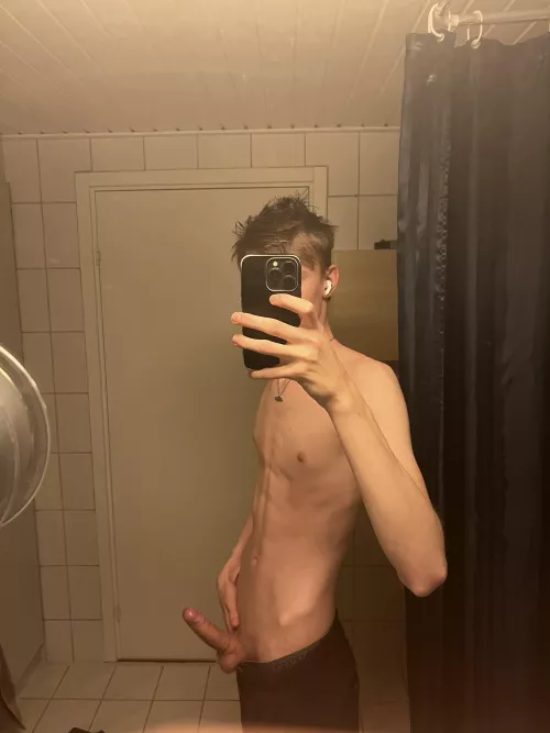 First time posting myself online:) What do you guys think?