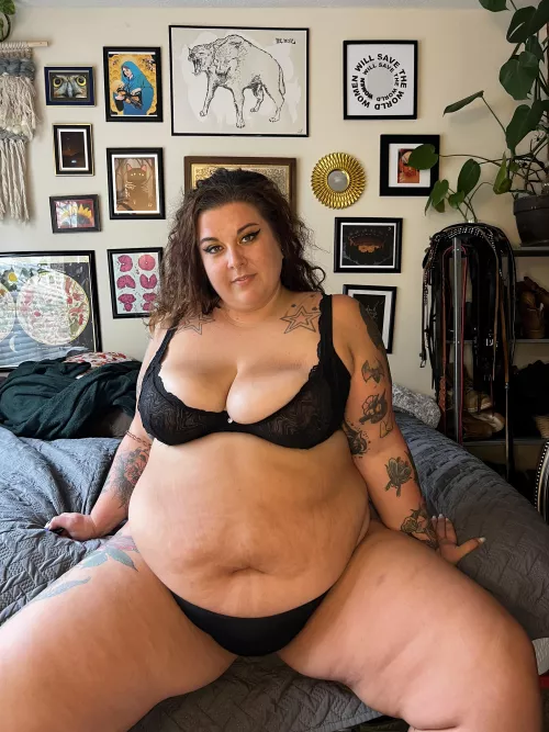 Holdin this bed down 😉