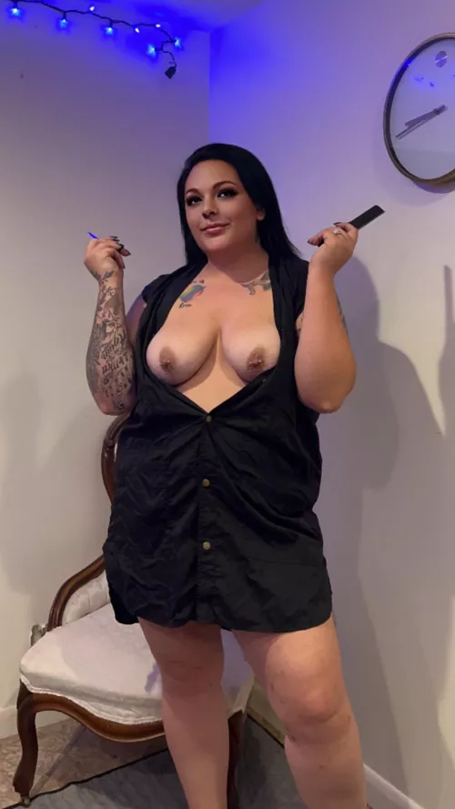 How all haircuts should be given: with titties out..