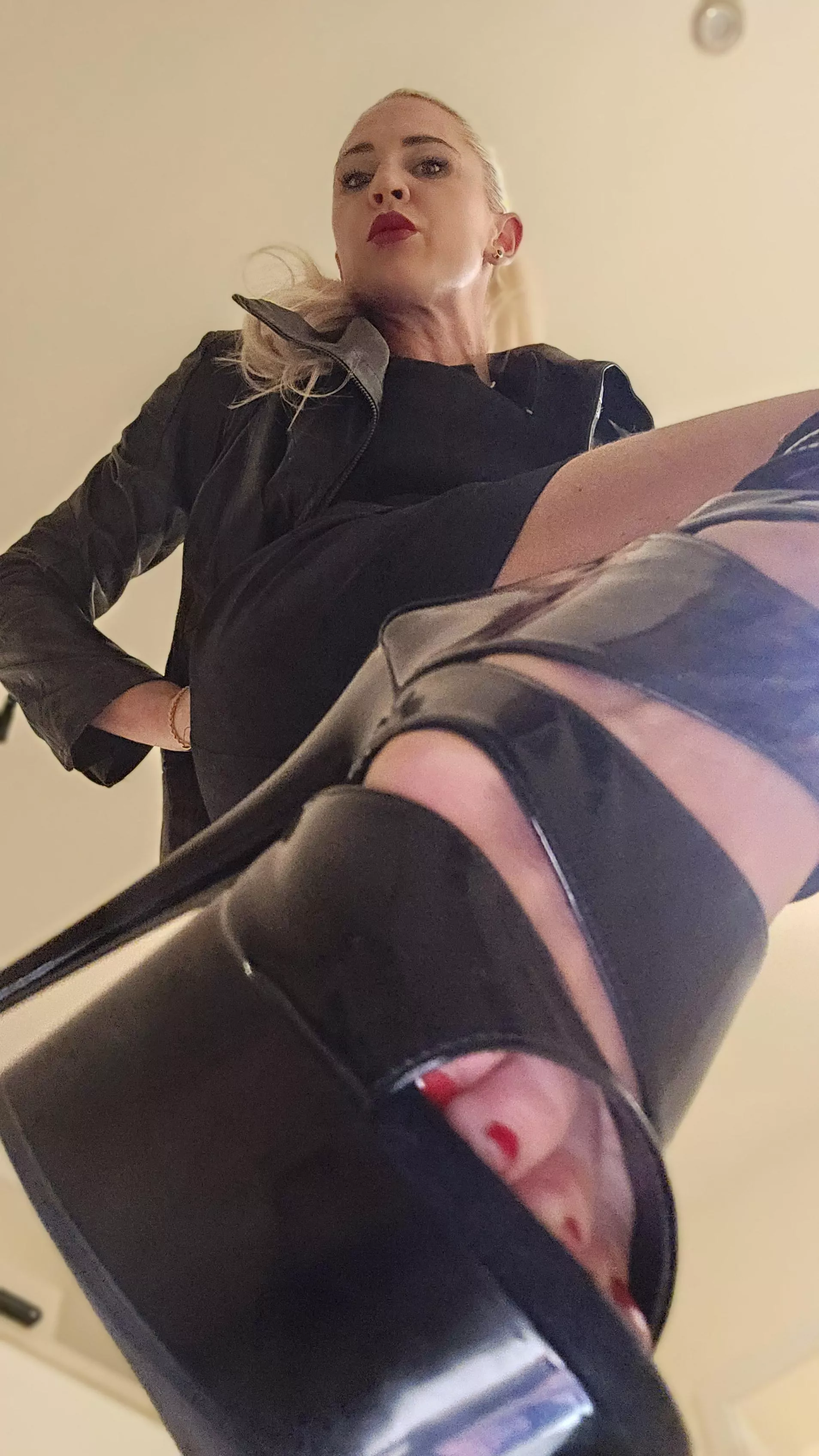 It's my job to know what my boss needs. How about you take a break first and let me be in-charge...