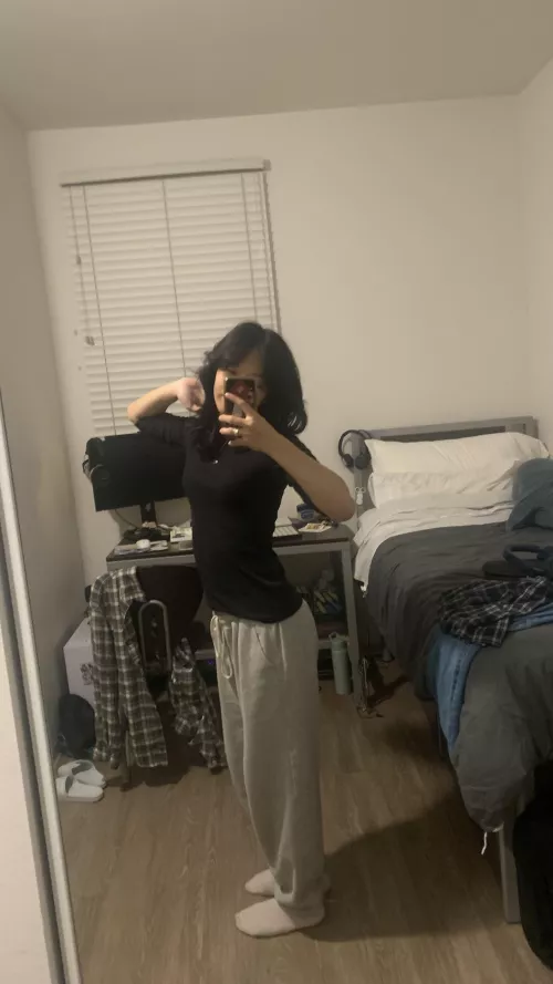 just your avg twink in uni :)