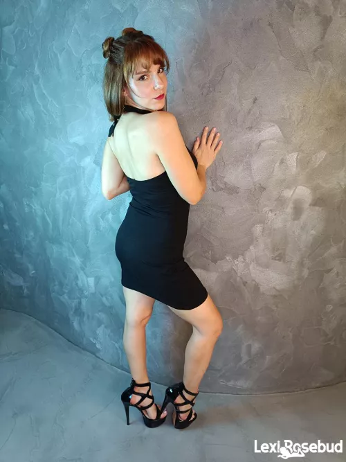 Message me for highly addictive 🎬[Vid]eos, blazing hot 🎥[Cam] shows and 💦[Sext]ing that brings you to the 🎯Epicenter of my juicy attention!