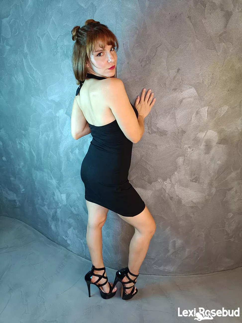 Message me for highly addictive 🎬[Vid]eos, blazing hot 🎥[Cam] shows and 💦[Sext]ing that brings you to the 🎯Epicenter of my juicy attention!