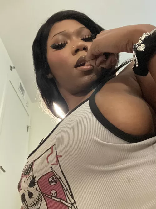 this black woman's presence is a blessing to yall