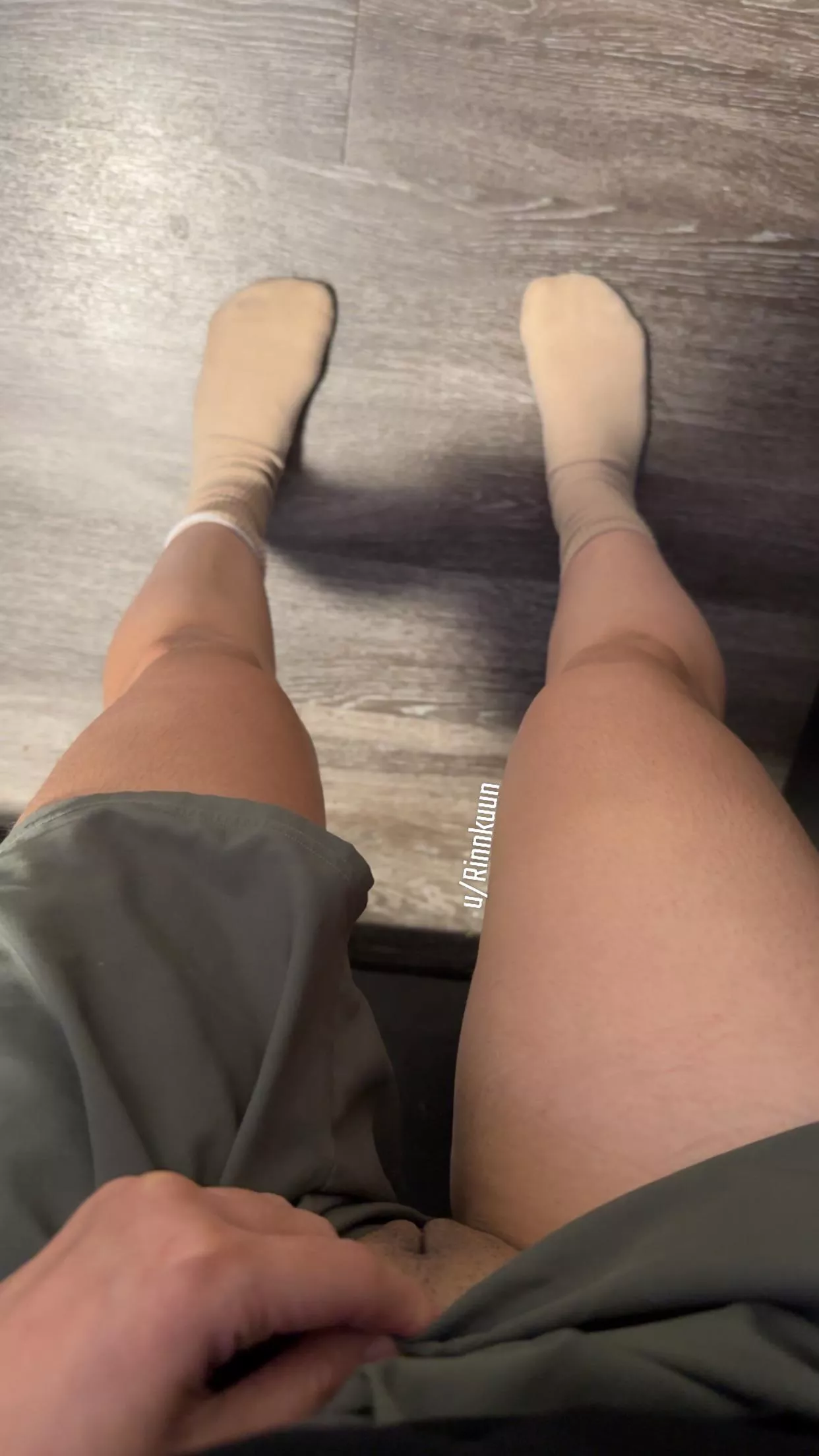 Would you rather be suffocated by my thighs or my pussy?🤭