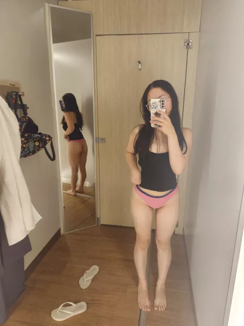 A little milfie for your monday