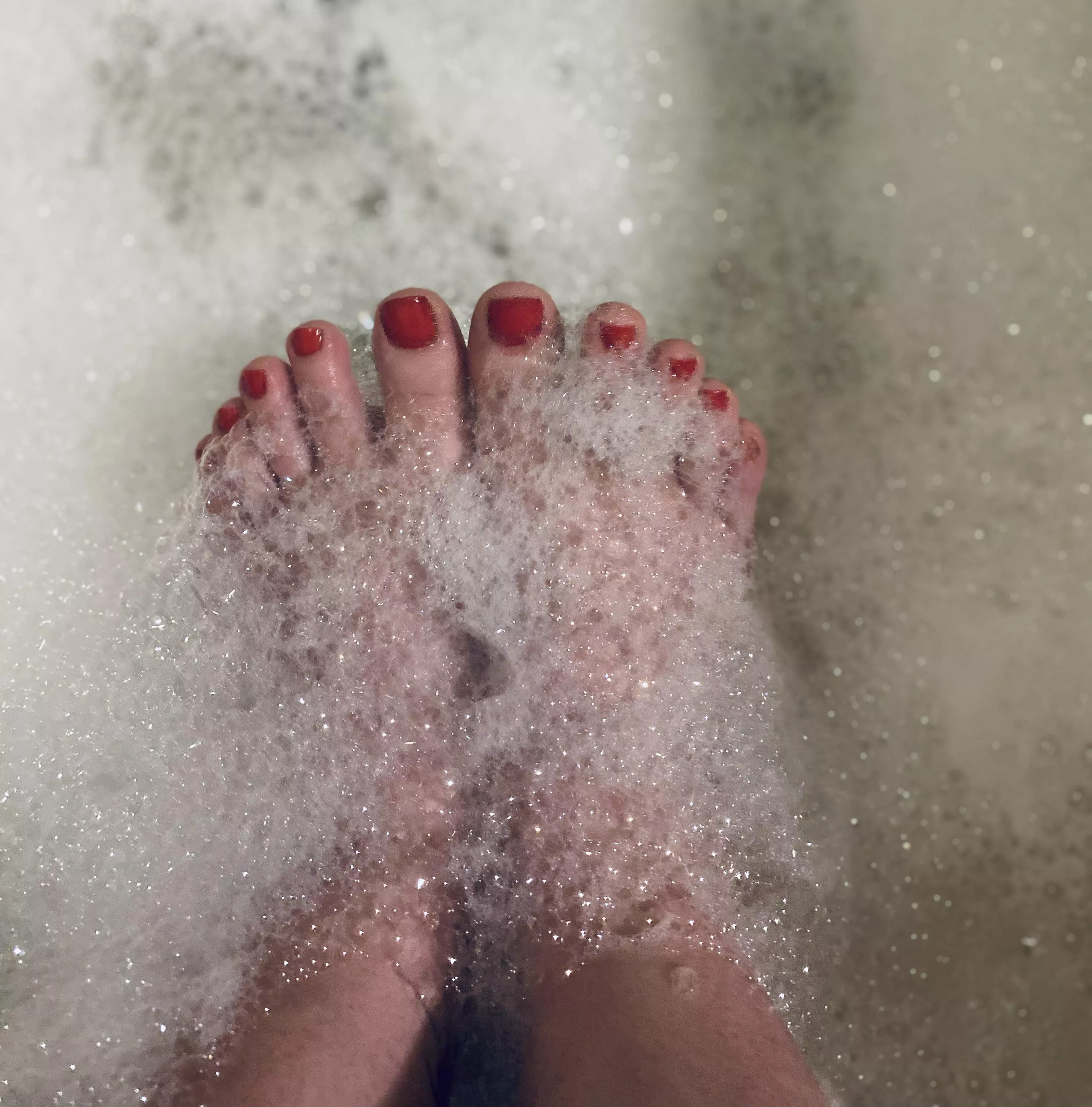Bubbly feet 👣 