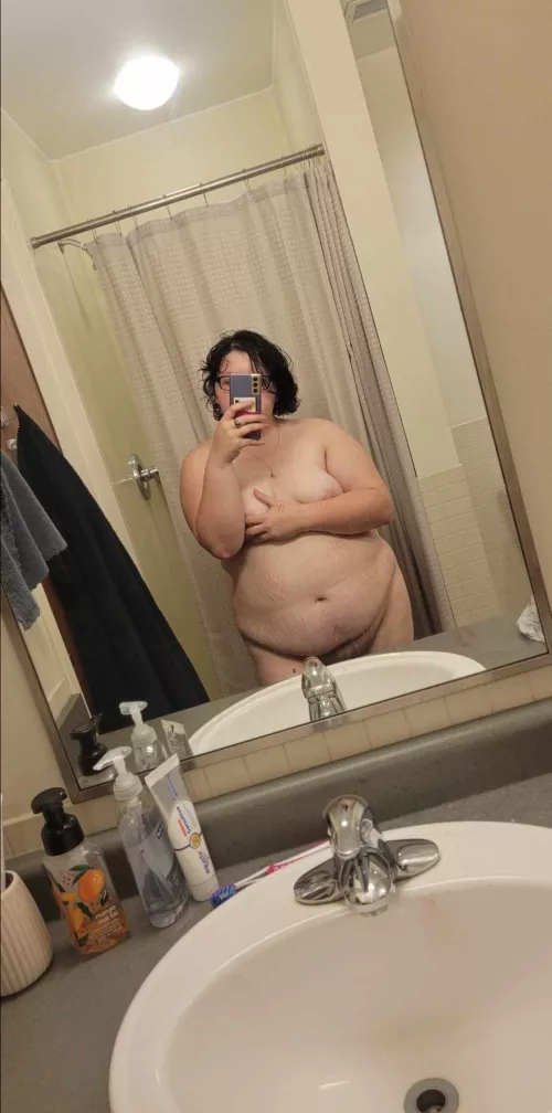 Chubby College Girl Fresh And Clean 🚿