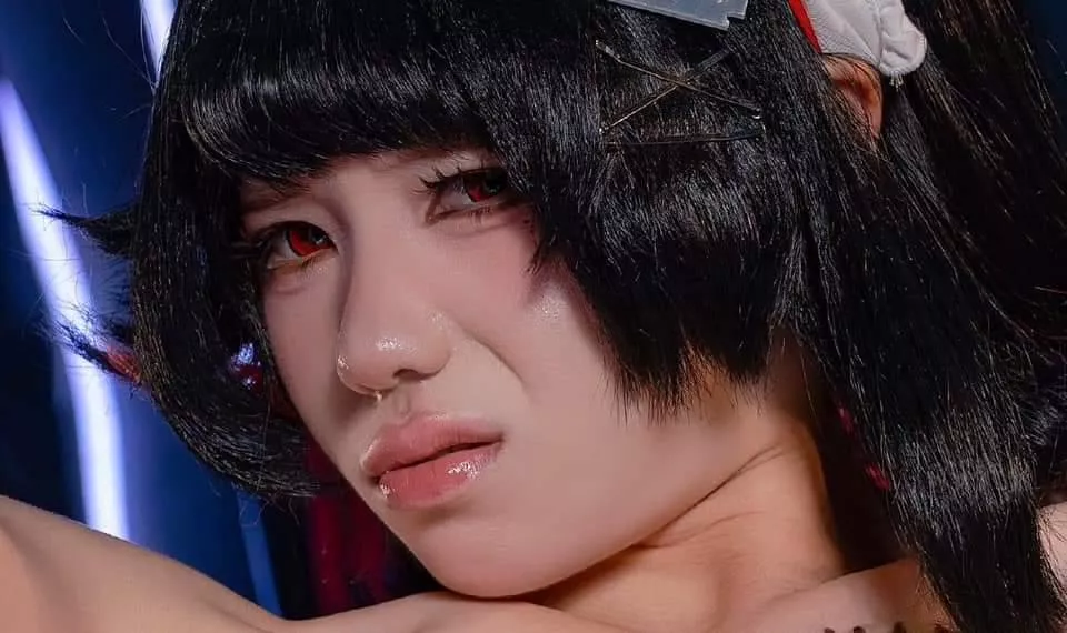 Do anyone know her name?