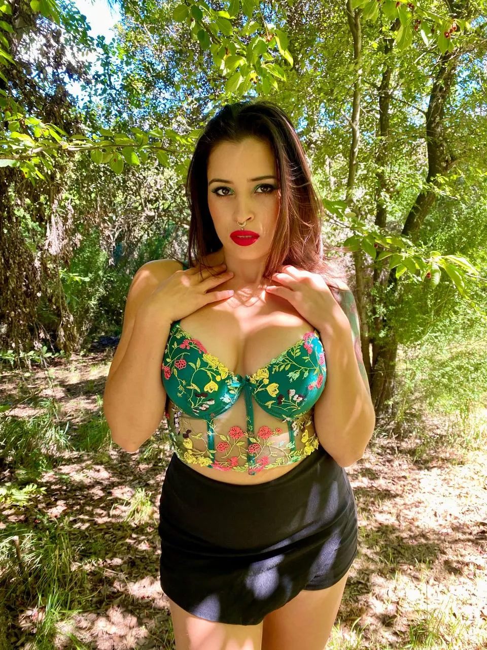 Do I look hot in this? 😚